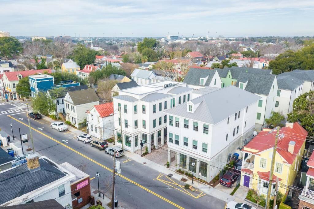 The Cooper Suite At 122 Spring Charleston Exterior photo